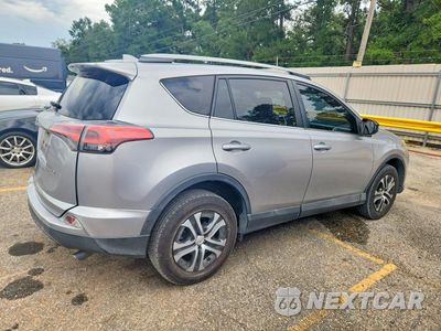 Trzecie zdjęcie samochodu z tyłu: 2017 TOYOTA RAV4 LE VIN:2T3ZFREV2HW393408 - miniatura