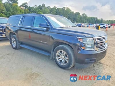 Czwarte zdjęcie samochodu z boku: 2020 CHEVROLET SUBURBAN C1500 LT VIN:1GNSCHKC4LR304865 - miniatura
