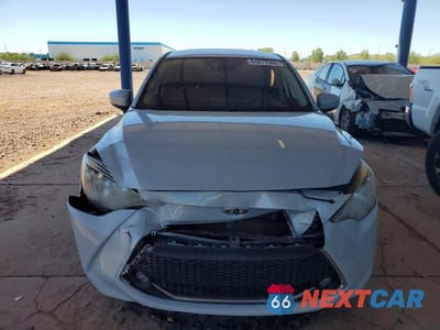 Piąte zdjęcie samochodu w środku: 2019 TOYOTA YARIS LE VIN:3MYDLBYV5KY514862 - miniatura