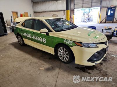 Czwarte zdjęcie samochodu z boku: 2019 TOYOTA CAMRY LE VIN:4T1B11HK4KU775426 - miniatura