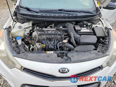 Zdjęcie 11 z 12 samochodu: 2015 KIA FORTE5 SX VIN:KNAFZ5A36F5269070 - miniatura