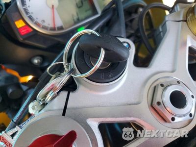 Zdjęcie 8 z 9 samochodu: 2010 BMW S 1000 RR VIN:WB1051709AZV40891 - miniatura