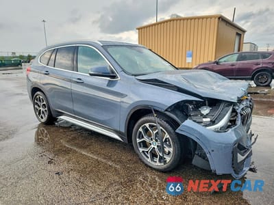 Czwarte zdjęcie samochodu z boku: 2021 BMW X1 XDRIVE28I VIN:WBXJG9C01M5T74807 - miniatura