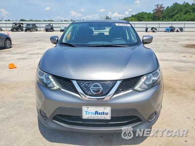Piąte zdjęcie samochodu w środku: 2018 NISSAN ROGUE SPORT S VIN:JN1BJ1CR5JW262877 - miniatura