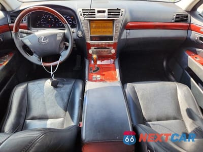 Zdjęcie 8 z 12 samochodu: 2010 LEXUS LS 460L VIN:JTHDL5EF5A5002705 - miniatura