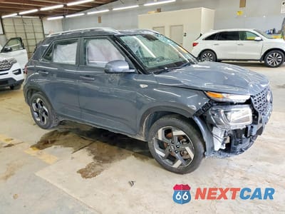 Czwarte zdjęcie samochodu z boku: 2025 HYUNDAI VENUE SEL VIN:KMHRC8A39SU403049 - miniatura