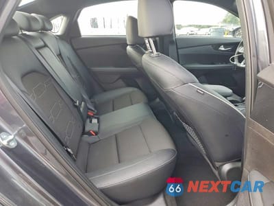 Zdjęcie 10 z 12 samochodu: 2023 KIA FORTE EX VIN:3KPF54AD8PE629009 - miniatura