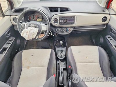 Zdjęcie 8 z 14 samochodu: 2014 TOYOTA YARIS 5-DOOR LE VIN:JTDKTUD38ED583381 - miniatura