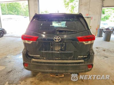 Zdjęcie 6 z 13 samochodu: 2018 TOYOTA HIGHLANDER XLE VIN:5TDJZRFH4JS894174 - miniatura
