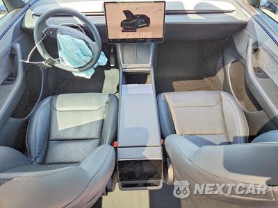 Zdjęcie 8 z 12 samochodu: 2026 TESLA MODEL Y VIN:7SAYGDEE1TF565943 - miniatura