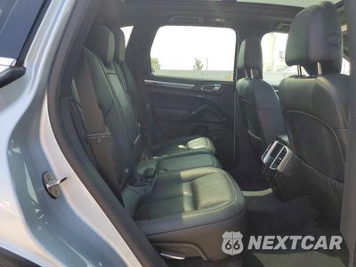 Zdjęcie 11 z 13 samochodu: 2018 PORSCHE CAYENNE VIN:WP1AA2A20JKA03787 - miniatura