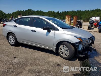 Czwarte zdjęcie samochodu z boku: 2025 NISSAN VERSA S VIN:3N1CN8DV5SL887848 - miniatura