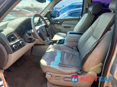 Zdjęcie 7 z 14 samochodu: 2010 CHEVROLET SUBURBAN K1500 LT VIN:1GNUKJE30AR273450 - miniatura