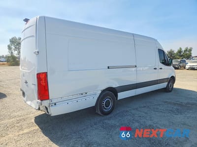Trzecie zdjęcie samochodu z tyłu: 2021 MERCEDES-BENZ SPRINTER 2500 DELIVERY VAN VIN:W1Y4EDHY5MT078746 - miniatura
