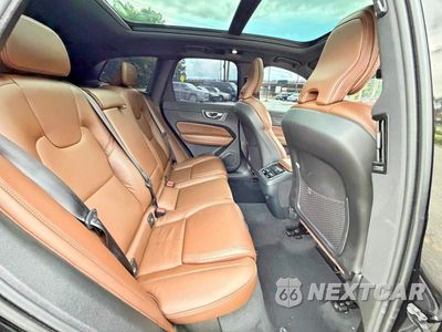 Zdjęcie 6 z 14 samochodu: 2024 VOLVO XC60 ULTIMATE VIN:YV4L12RM5R1801281 - miniatura