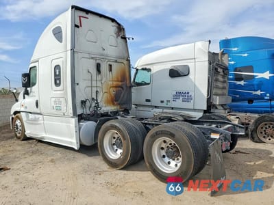 Drugie zdjęcie samochodu z przodu: 2017 FREIGHTLINER CASCADIA 125 VIN:3AKJGLDR9HSHY5381 - miniatura