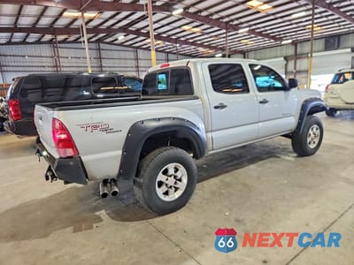 Trzecie zdjęcie samochodu z tyłu: 2007 TOYOTA TACOMA DOUBLE CAB PRERUNNER VIN:5TEJU62N27Z436248 - miniatura