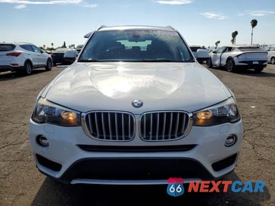 Piąte zdjęcie samochodu w środku: 2017 BMW X3 SDRIVE28I VIN:5UXWZ7C57H0V85640 - miniatura