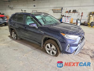 Czwarte zdjęcie samochodu z boku: 2021 TOYOTA RAV4 HYBRID XLE PREMIUM VIN:4T3B6RFV2MU045747 - miniatura