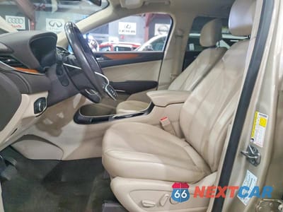 Zdjęcie 7 z 13 samochodu: 2017 LINCOLN MKC SELECT VIN:5LMCJ2D95HUL62174 - miniatura