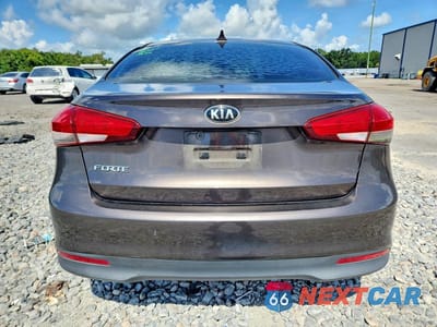 Zdjęcie 6 z 12 samochodu: 2017 KIA FORTE LX VIN:3KPFK4A74HE111810 - miniatura