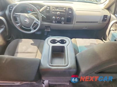 Zdjęcie 8 z 12 samochodu: 2010 CHEVROLET SILVERADO K1500 LS VIN:3GCRKREAXAG124250 - miniatura