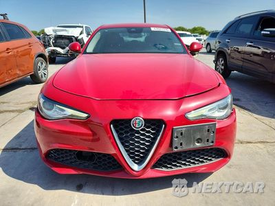 Piąte zdjęcie samochodu w środku: 2020 ALFA ROMEO GIULIA VIN:ZARFAMAN2L7637272 - miniatura