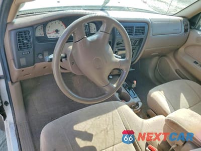 Zdjęcie 8 z 13 samochodu: 2004 TOYOTA TACOMA BASE VIN:5TEVL52N04Z348776 - miniatura