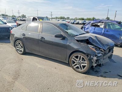 Czwarte zdjęcie samochodu z boku: 2019 KIA FORTE S VIN:3KPF34AD7KE012425 - miniatura