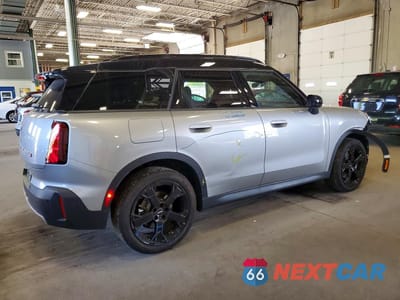 Trzecie zdjęcie samochodu z tyłu: 2025 MINI COUNTRYMAN S ALL4 VIN:WMZ23GA09S7T53290 - miniatura