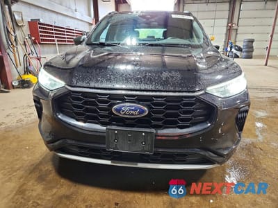 Piąte zdjęcie samochodu w środku: 2023 FORD ESCAPE ST LINE VIN:1FMCU0MN6PUA79096 - miniatura