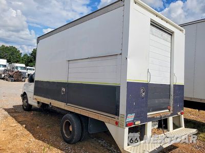 Drugie zdjęcie samochodu z przodu: 2014 CHEVROLET EXPRESS G4500 REFRIGERATED BOX TRUCK VIN:1GB6G5CG8E1212405 - miniatura