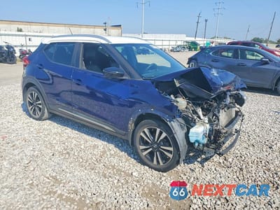 Czwarte zdjęcie samochodu z boku: 2018 NISSAN KICKS SR VIN:3N1CP5CU3JL543158 - miniatura