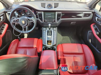Zdjęcie 8 z 13 samochodu: 2018 PORSCHE MACAN VIN:WP1AA2A50JLB04414 - miniatura