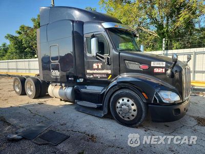 Czwarte zdjęcie samochodu z boku: 2019 PETERBILT 579 SEMI TRUCK VIN:1XPBDP9X8KD274921 - miniatura