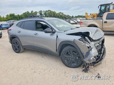 Czwarte zdjęcie samochodu z boku: 2025 CHEVROLET TRAX ACTIV VIN:KL77LKEP6SC274678 - miniatura