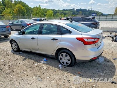 Drugie zdjęcie samochodu z przodu: 2012 FORD FOCUS S VIN:1FAHP3E25CL327769 - miniatura