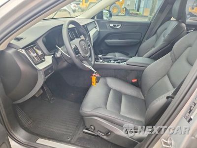 Zdjęcie 7 z 14 samochodu: 2025 VOLVO XC60 PLUS VIN:YV4M12RC0S1086685 - miniatura