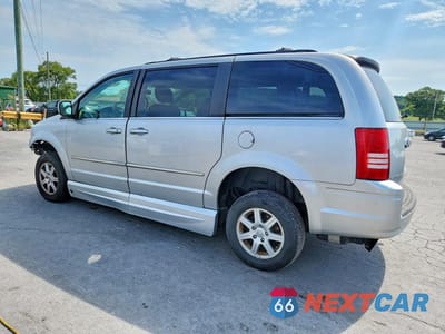 Drugie zdjęcie samochodu z przodu: 2010 CHRYSLER TOWN & COUNTRY TOURING VIN:2A4RR5D12AR235188 - miniatura