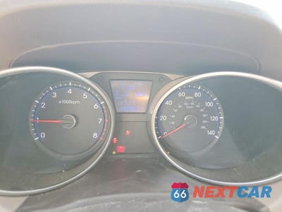 Zdjęcie 9 z 13 samochodu: 2010 HYUNDAI TUCSON GLS VIN:KM8JU3AC9AU096395 - miniatura