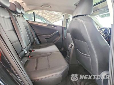 Zdjęcie 10 z 12 samochodu: 2017 VOLKSWAGEN JETTA SE VIN:3VWDB7AJ3HM227233 - miniatura