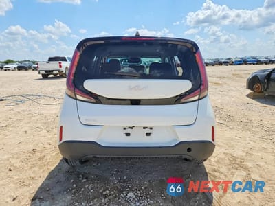 Zdjęcie 6 z 12 samochodu: 2023 KIA SOUL LX VIN:KNDJ23AU4P7860647 - miniatura