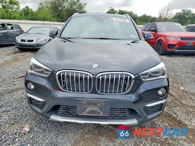 Piąte zdjęcie samochodu w środku: 2017 BMW X1 XDRIVE28I VIN:WBXHT3Z34H4A55974 - miniatura