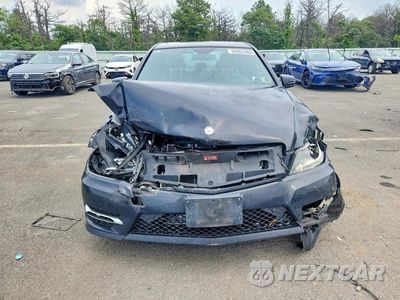 Piąte zdjęcie samochodu w środku: 2013 MERCEDES-BENZ C 300 4MATIC VIN:WDDGF8AB4DA834094 - miniatura