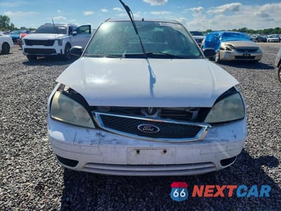 Piąte zdjęcie samochodu w środku: 2007 FORD FOCUS ZX4 VIN:1FAFP34N27W256750 - miniatura