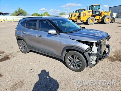 Czwarte zdjęcie samochodu z boku: 2021 KIA SELTOS S VIN:KNDEUCAA0M7042653 - miniatura