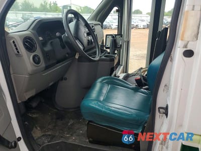 Zdjęcie 7 z 12 samochodu: 2017 FORD E450 SHUTTLE BUS VIN:1FDFE4FS6HDC32548 - miniatura