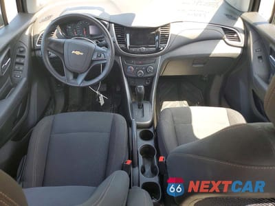 Zdjęcie 8 z 12 samochodu: 2019 CHEVROLET TRAX LS VIN:3GNCJKSB2KL210617 - miniatura