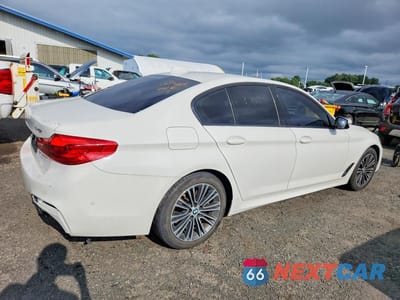 Trzecie zdjęcie samochodu z tyłu: 2019 BMW 540 XI VIN:WBAJE7C56KG892610 - miniatura