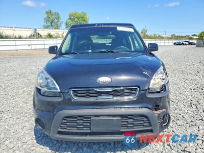 Piąte zdjęcie samochodu w środku: 2013 KIA SOUL BASE VIN:KNDJT2A54D7515694 - miniatura